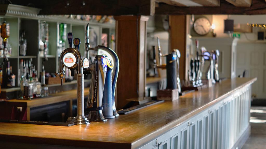 Chalfont St Peter The Greyhound Inn المظهر الخارجي الصورة